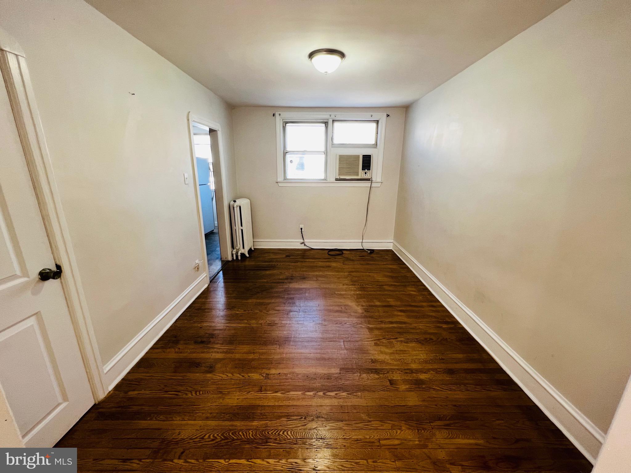 543 Littlecroft Road Upper Darby, PA 19082 - Photo 2 of 11