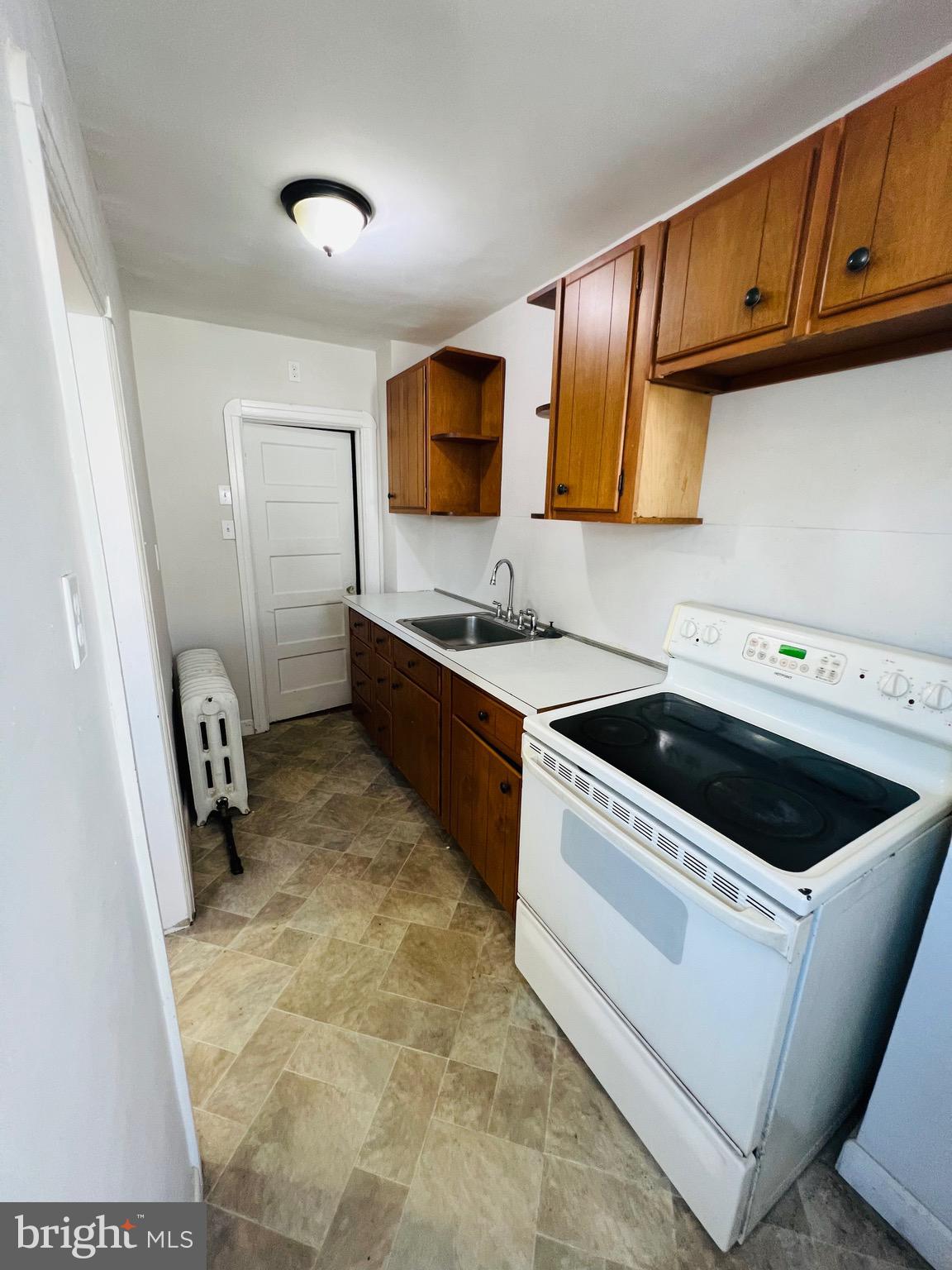 543 Littlecroft Road Upper Darby, PA 19082 - Photo 6 of 11
