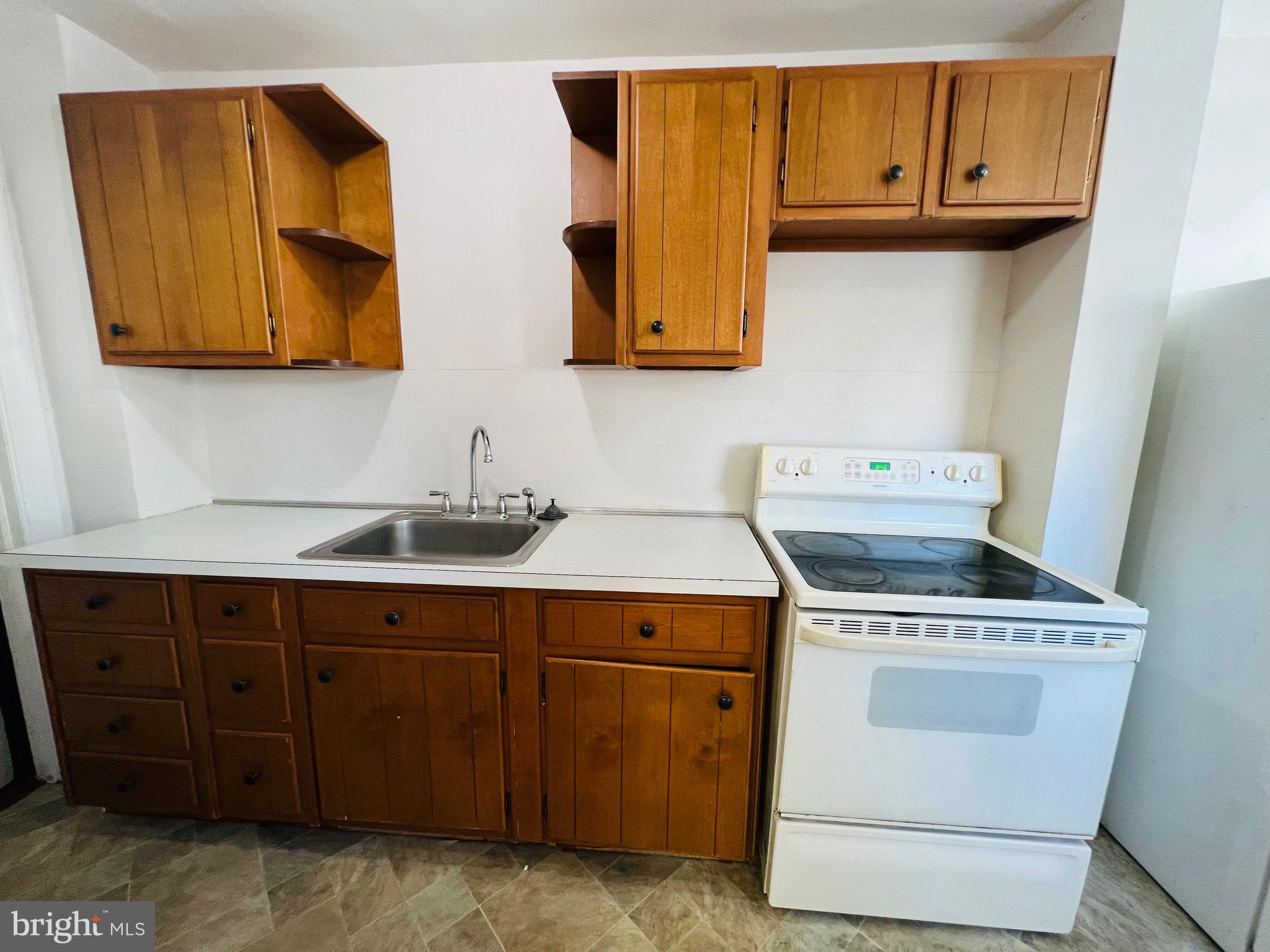 543 Littlecroft Road Upper Darby, PA 19082 - Photo 8 of 11