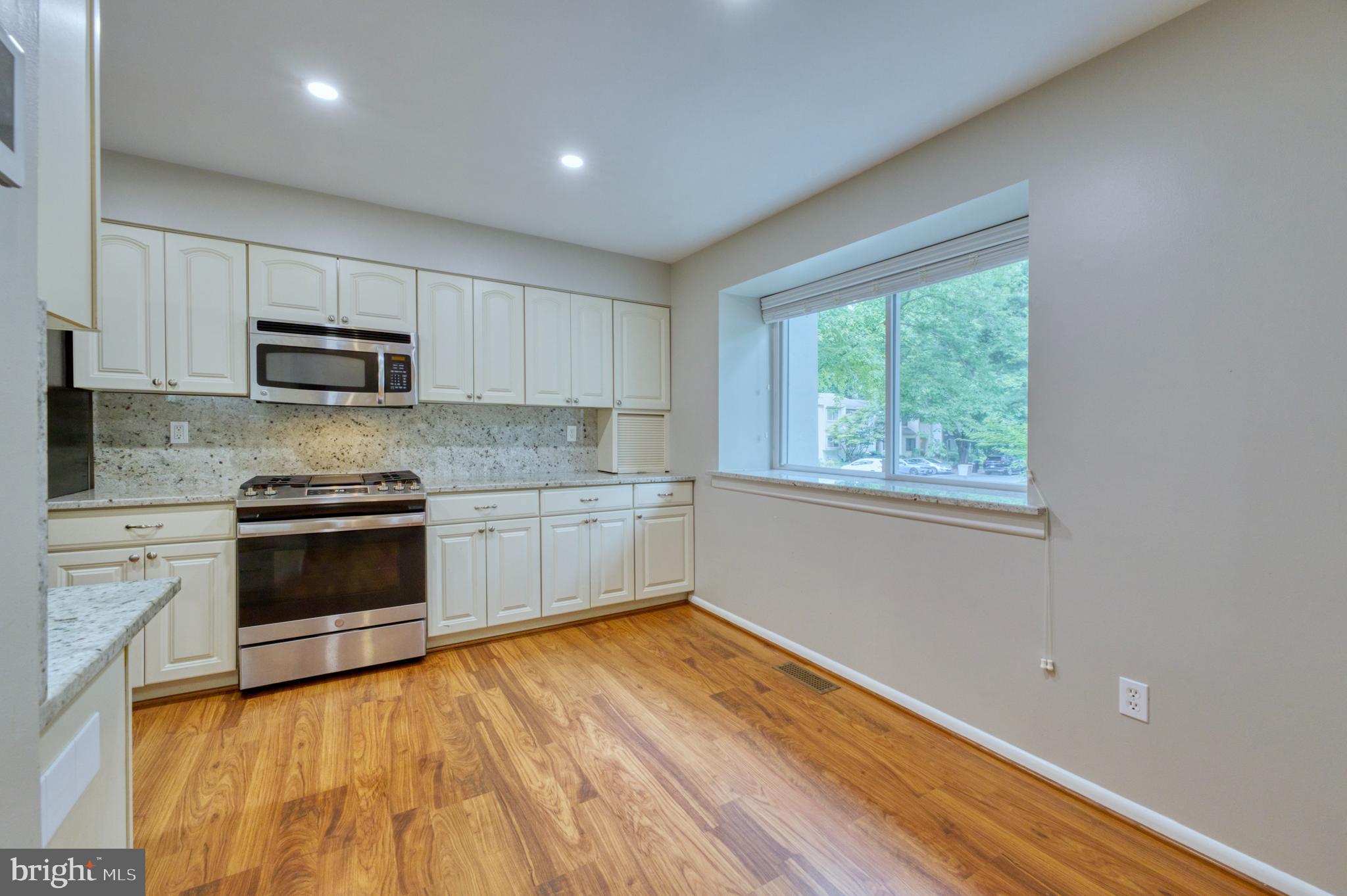 2374 Generation Drive Reston, VA 20191 - Photo 18 of 73 Kitchen