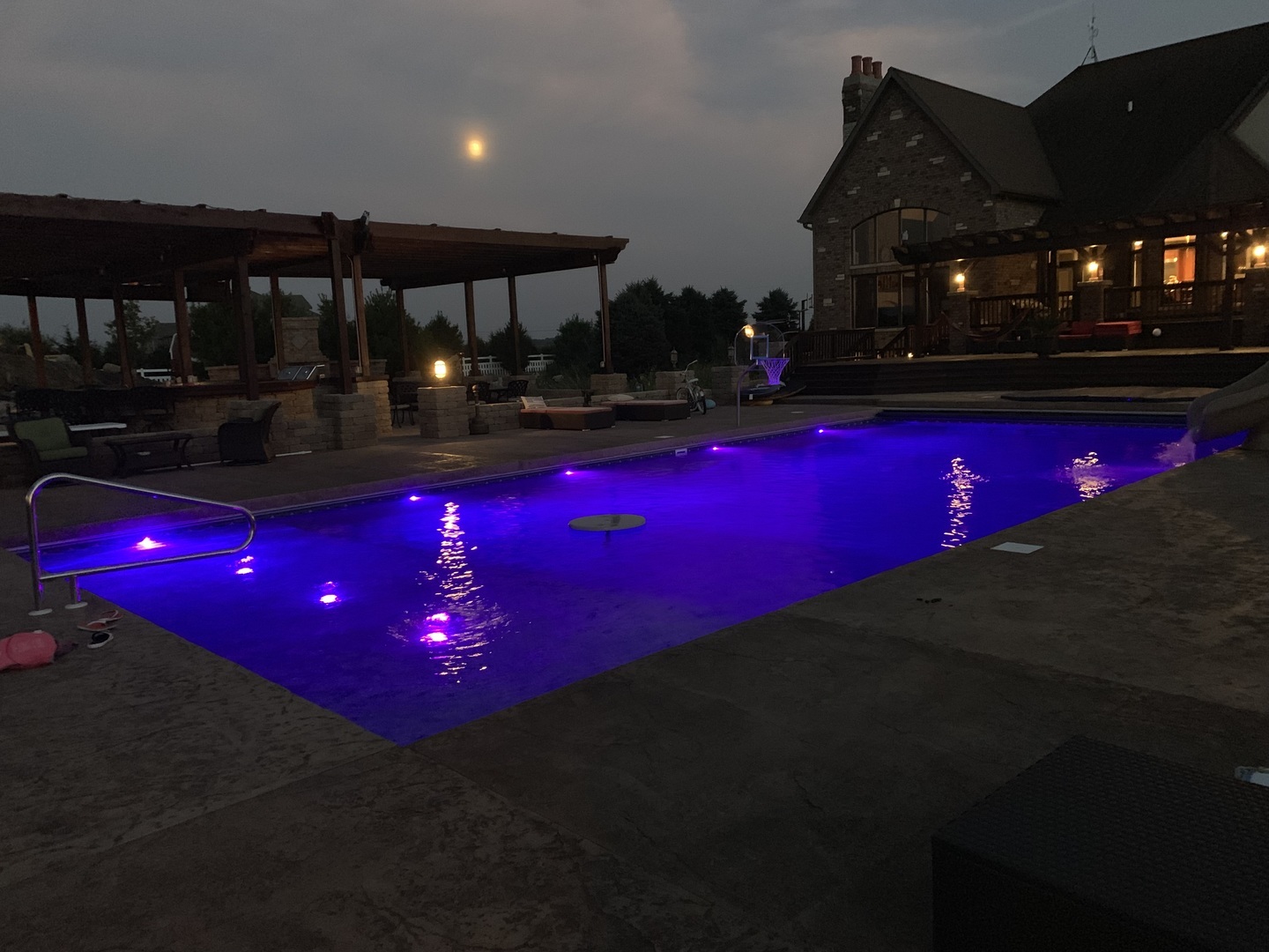 15646 West Barr Road Manhattan, IL 60442 - Photo 5 of 13 a view of a lobby area with red table