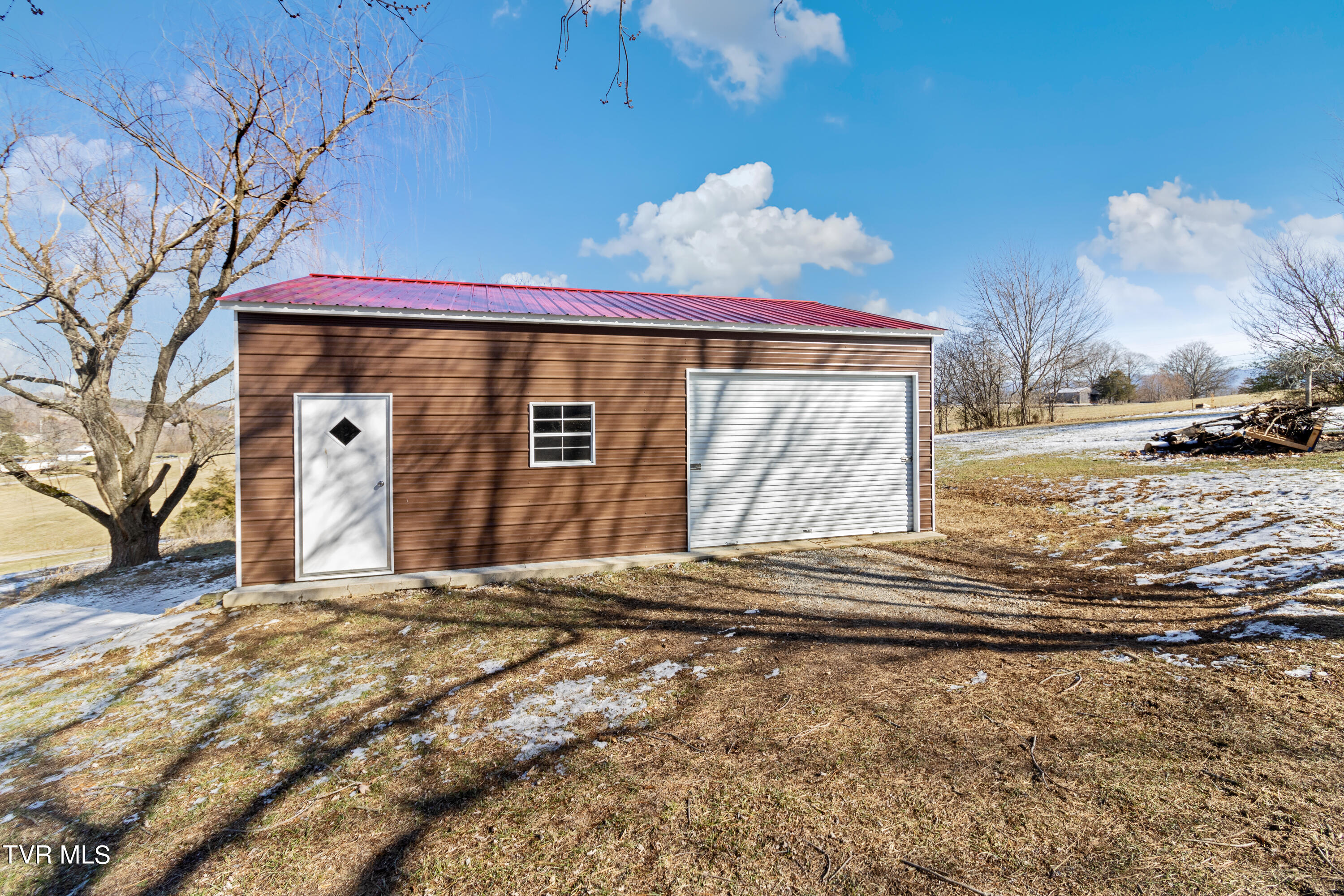 1504 Parton Loop Greeneville, TN 37743 - Photo 7 of 44 42