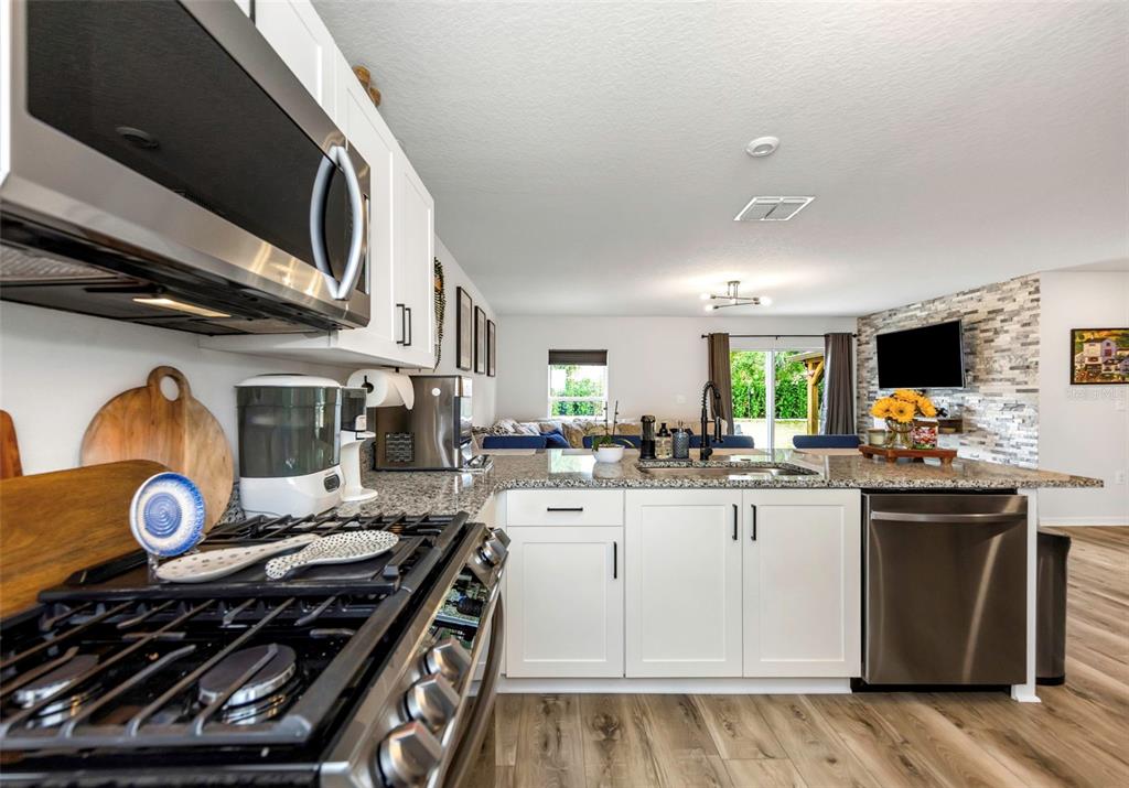 2510 Mariner Boulevard Spring Hill, FL 34609 - Photo 24 of 62