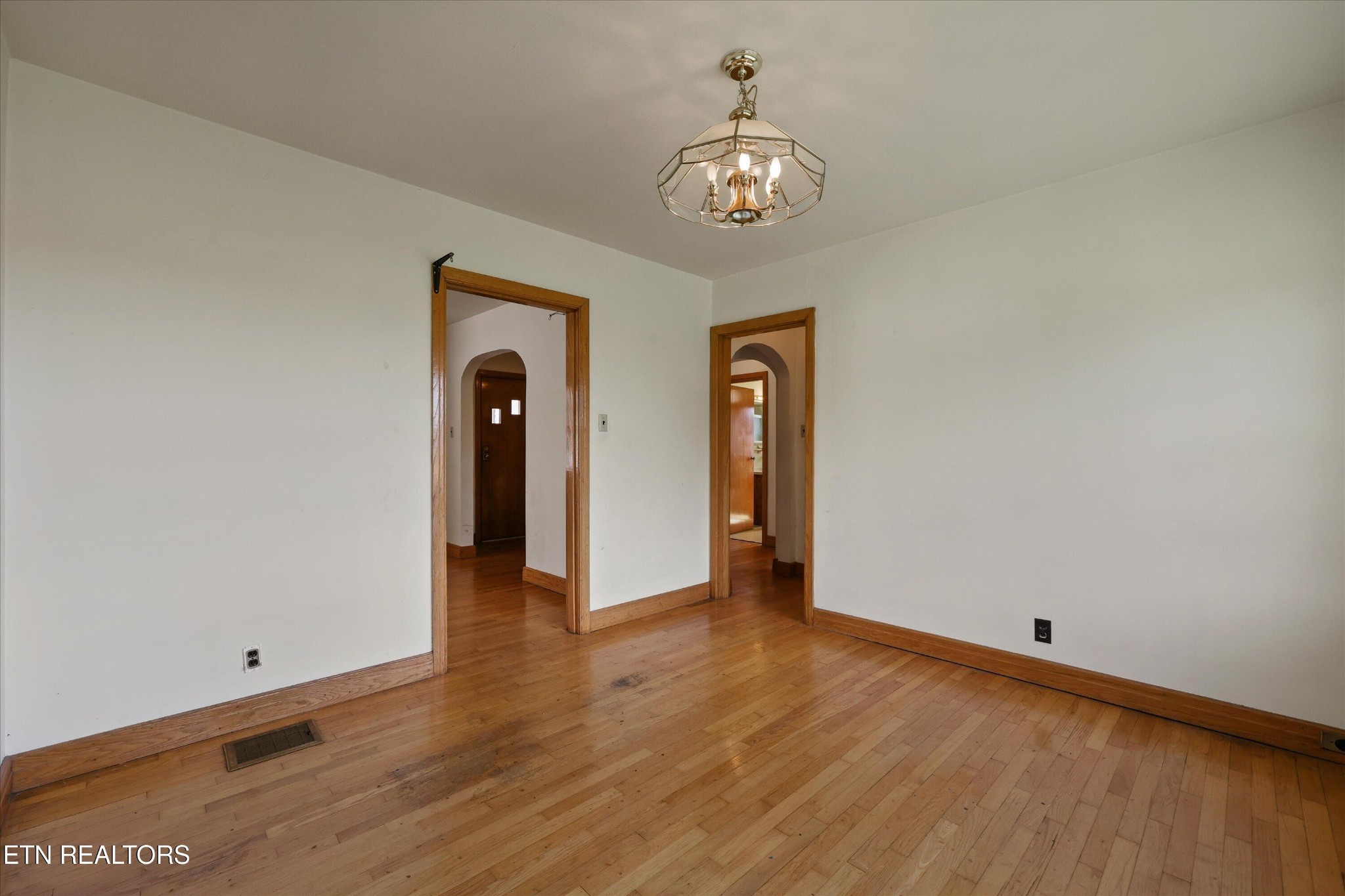 555 Binfield Road Maryville, TN 37801 - Photo 8 of 30 Gallery Image 8