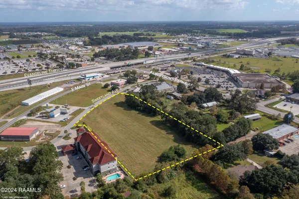 $750,000 | 110-116 Sweetland Avenue, Broussard, LA 70518