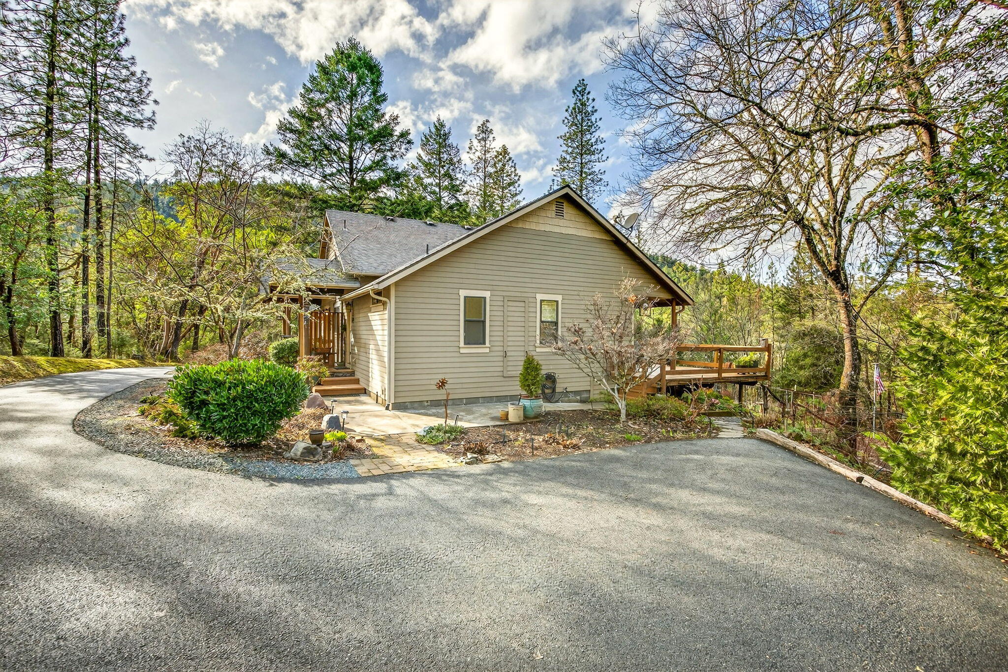 565 Greens Creek Road Grants Pass, OR 97527 - Photo 19 of 55 ApxGCR00032