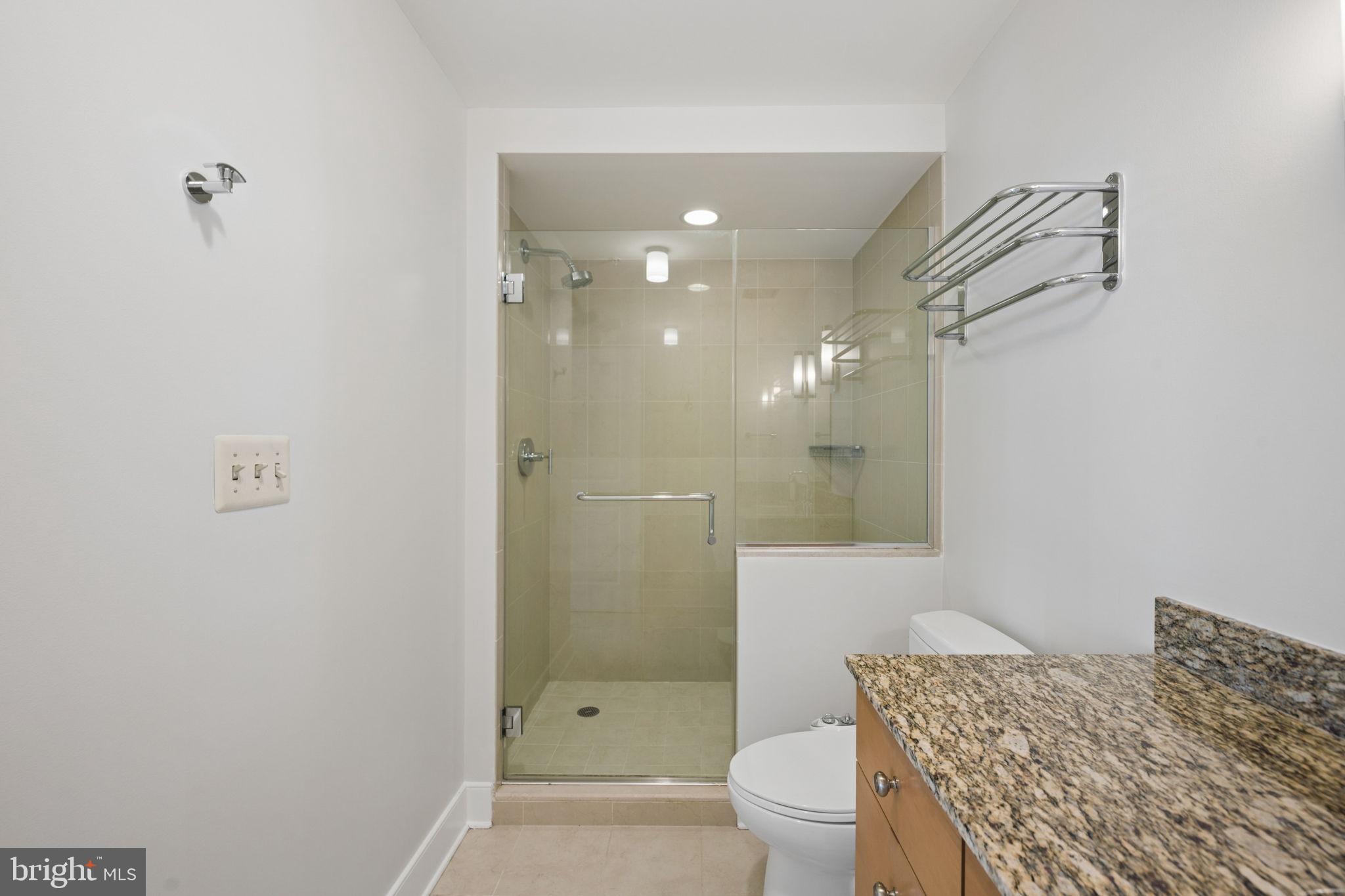 675 President Street, Unit 2002 Baltimore, MD 21202 - Photo 26 of 37 Bathroom