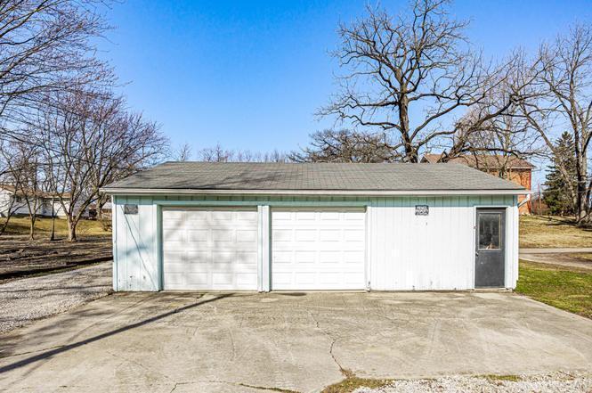 156 London Road Delaware, OH 43015 - Photo 7 of 15 garage3
