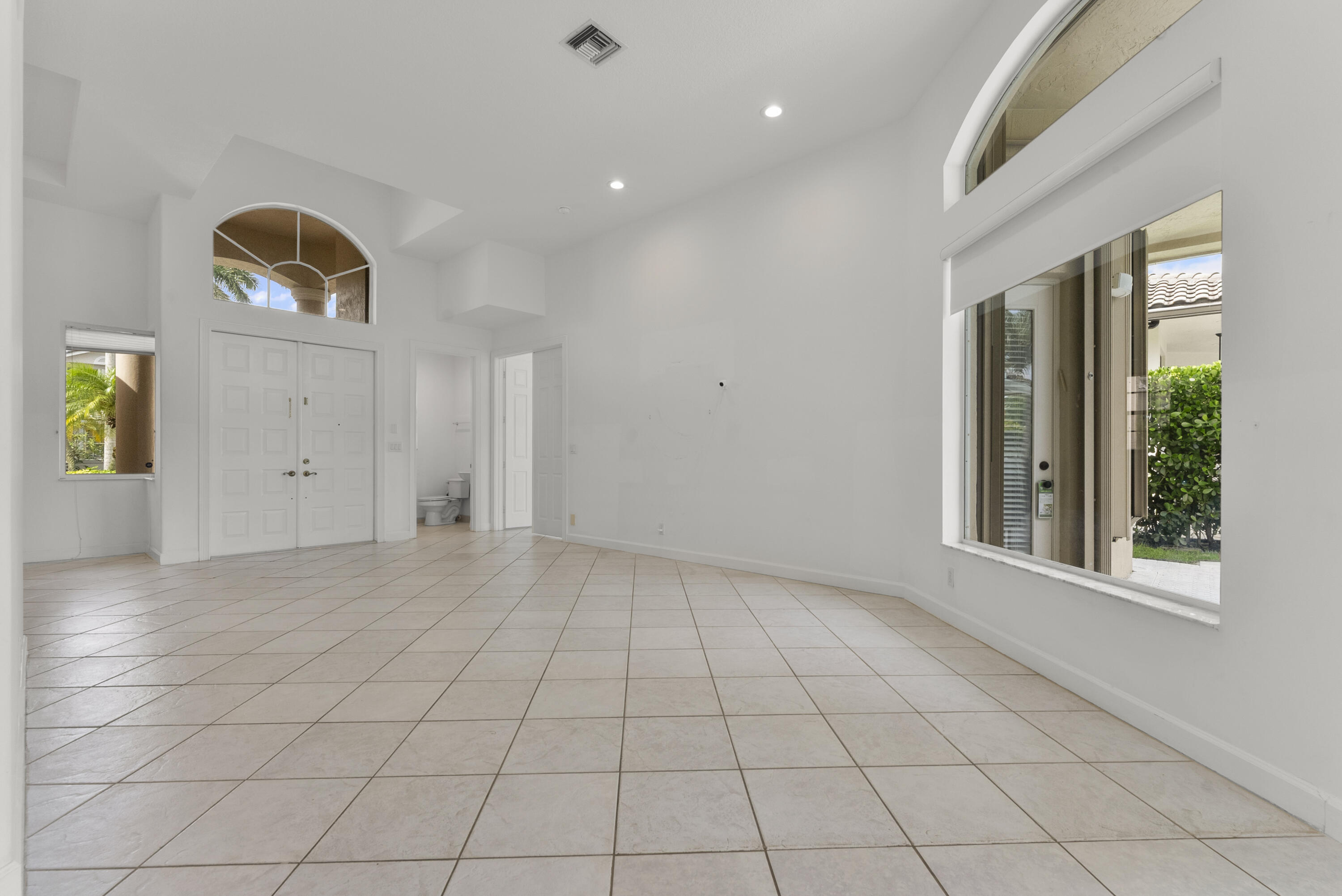 9641 Parkview Avenue Boca Raton, FL 33428 - Photo 10 of 17 Living Room 1