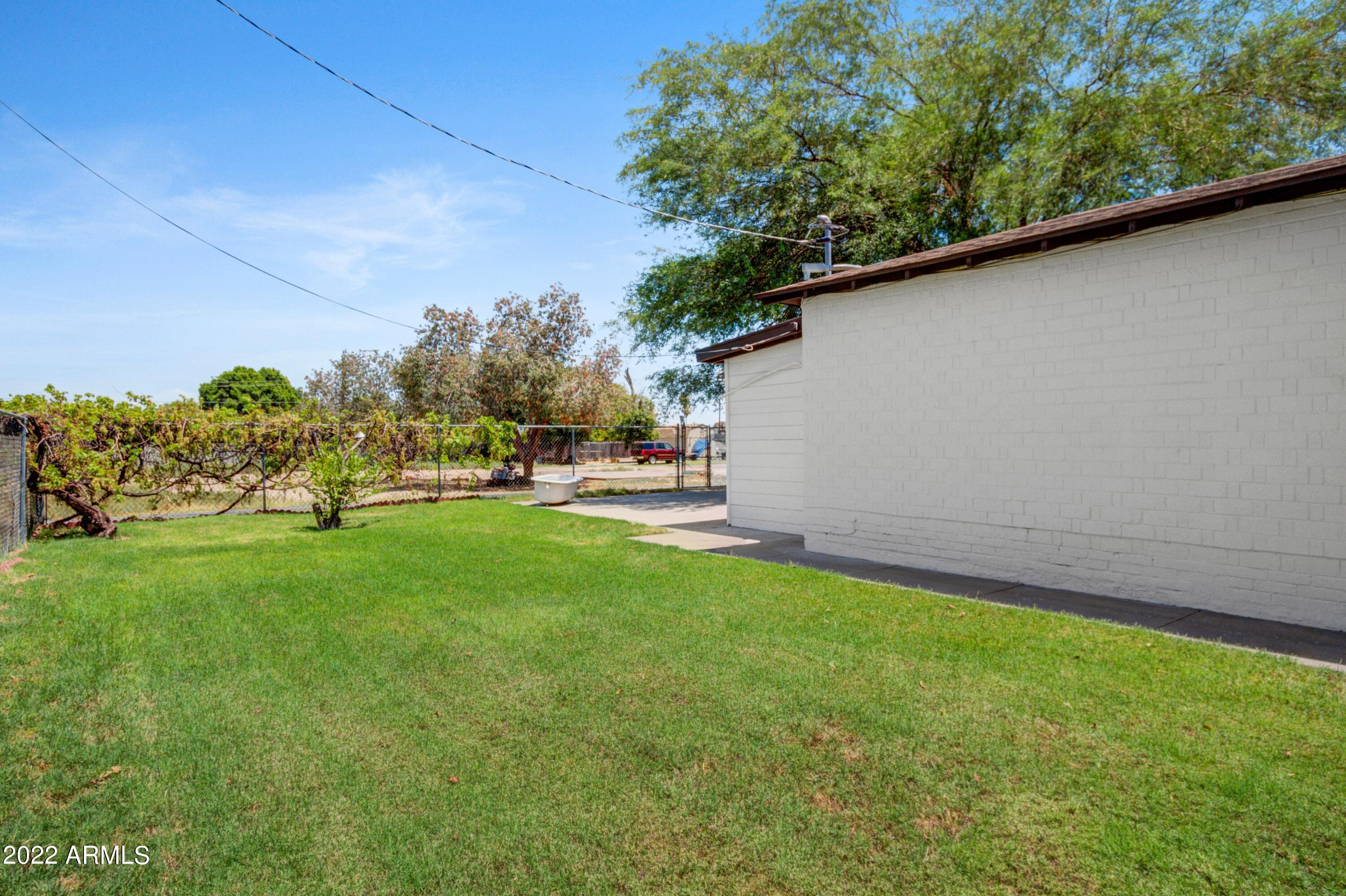 104 West Carson Road Phoenix, AZ 85041 - Photo 15 of 15 015_Side Yard