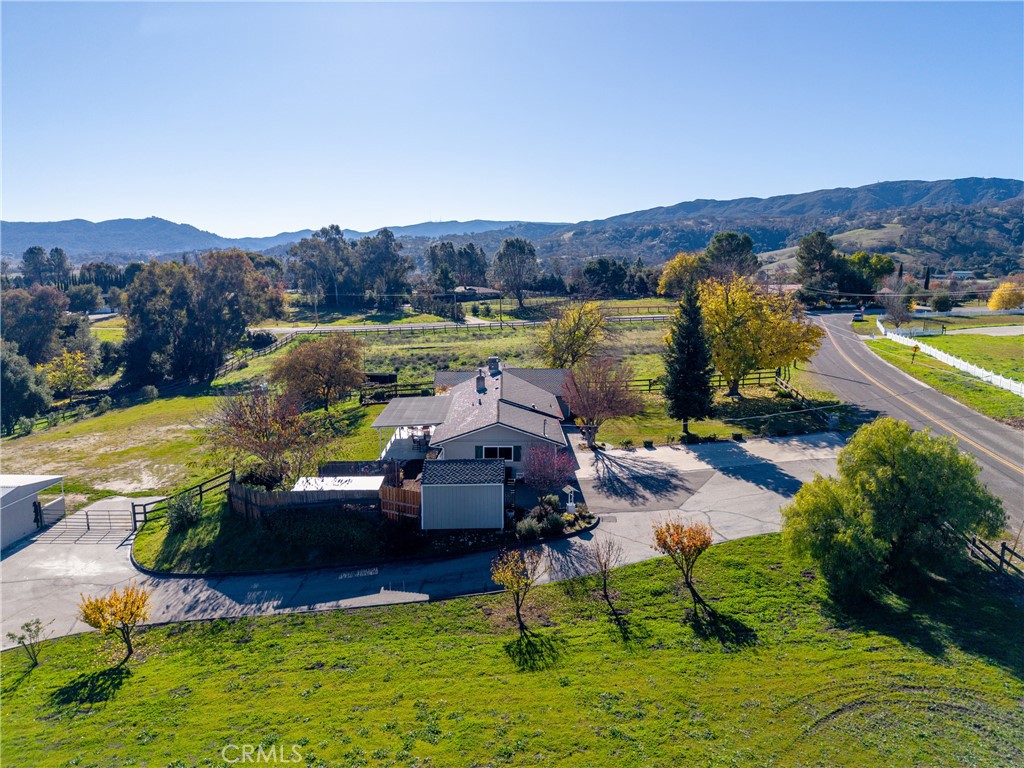 9220 Carmel Road Atascadero, CA 93422 - Photo 42 of 61 Let's see where the driveway leads past the home.