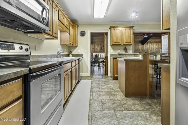 $950,000 | 16100 Bayou Cocoa Point Drive, Kiln, MS 39556