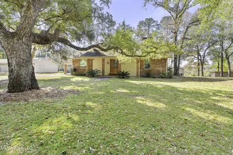 $1,250,000 | 16100 Bayou Cocoa Point Drive, Kiln, MS 39556