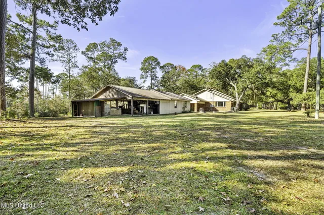 $1,250,000 | 16100 Bayou Cocoa Point Drive, Kiln, MS 39556