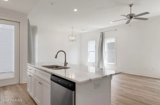 $1,800 | 211 Alpine Drive, Lafayette, LA 70506