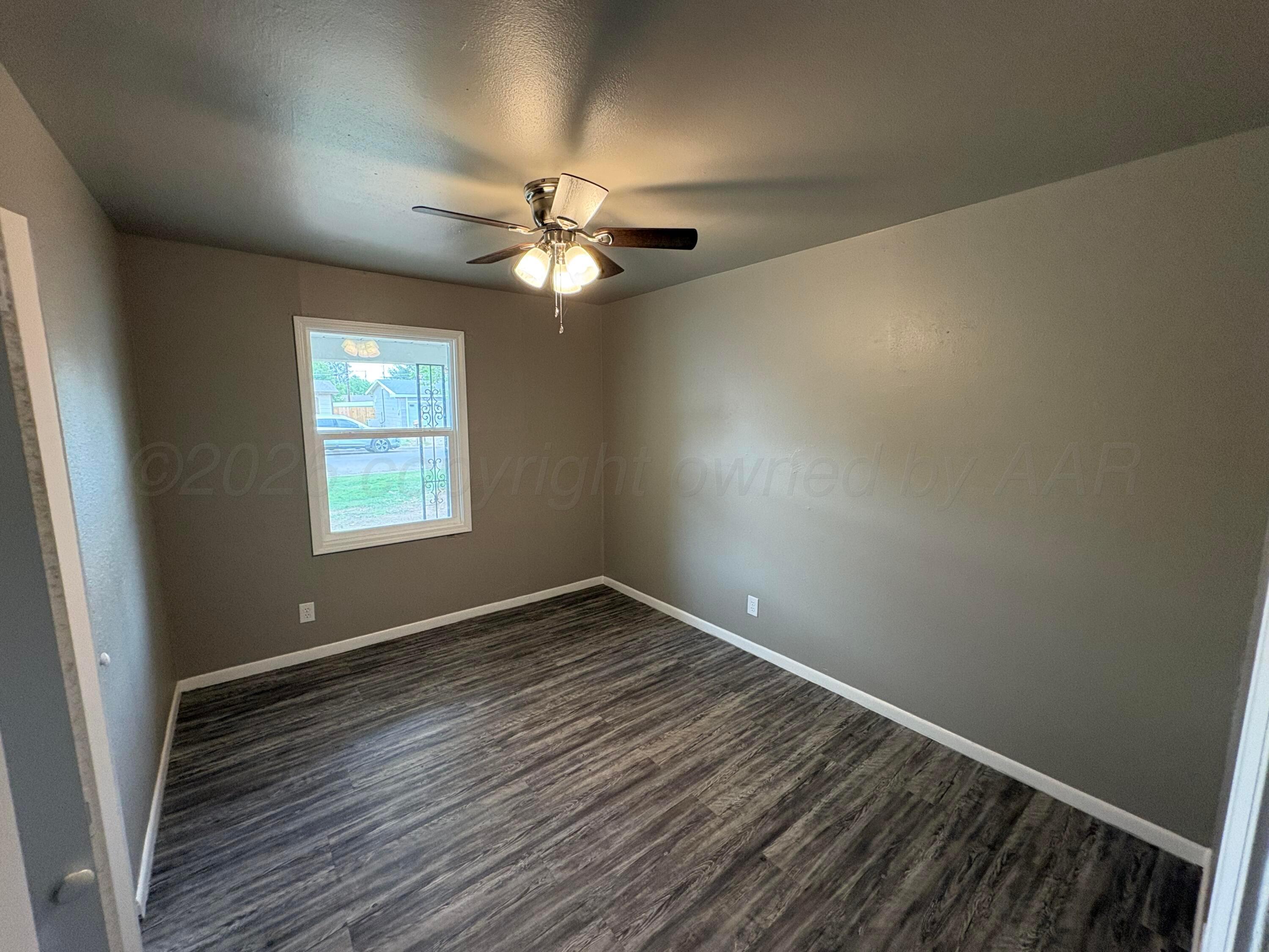 1042 Hodges Street Amarillo, TX 79104 - Photo 6 of 10 IMG_1160