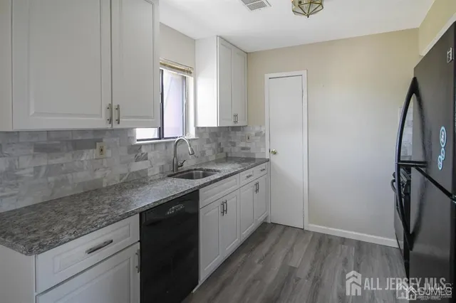 $1,850 | 1220 North Oaks Boulevard, North Brunswick, NJ 08902