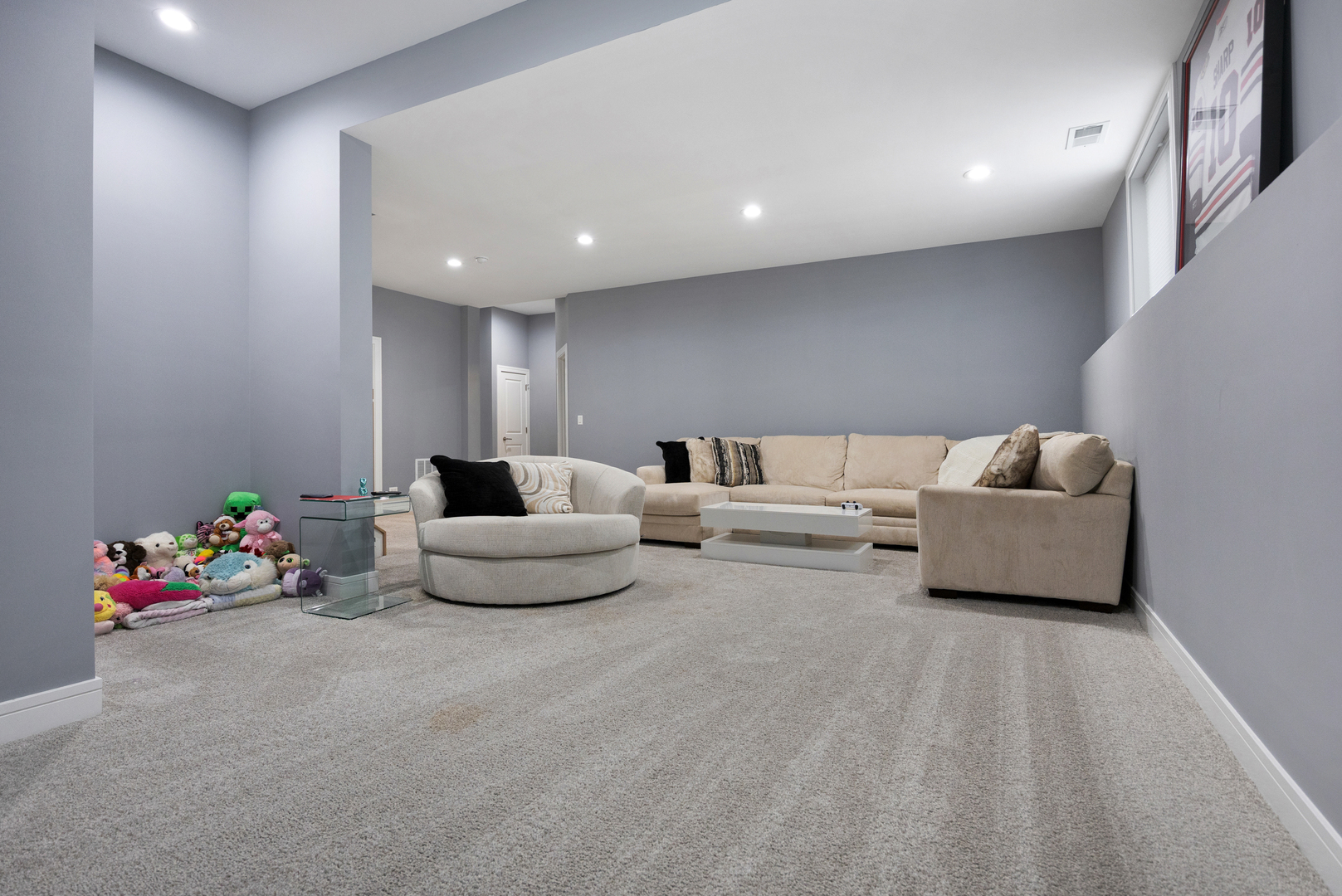 N112 Leonard Street Winfield, IL 60190 - Photo 4 of 26 a living room with furniture and flowers
