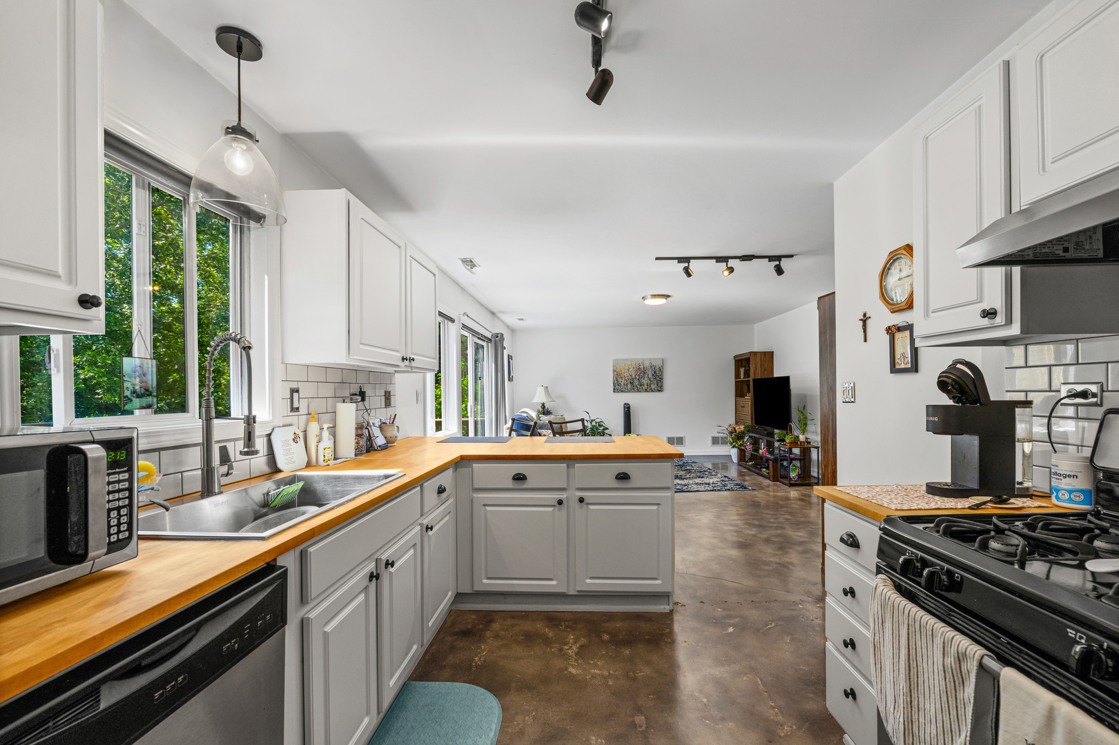 411 Park Avenue Cary, IL 60013 - Photo 20 of 25