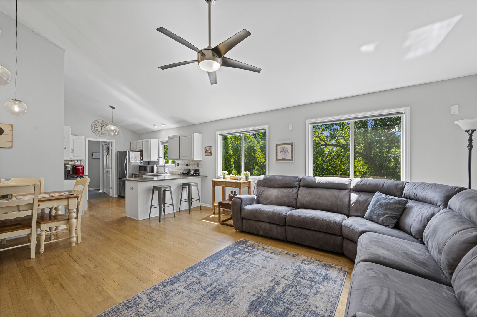 411 Park Avenue Cary, IL 60013 - Photo 2 of 25