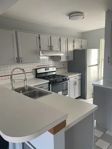 $2,500 | 1511 Crab Tree Drive, Westmont, IL 60559