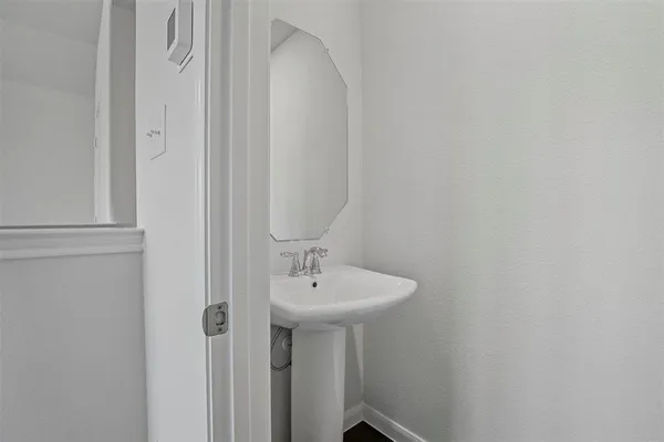 $2,200 | 3911 Nature Court, Denison, TX 75020