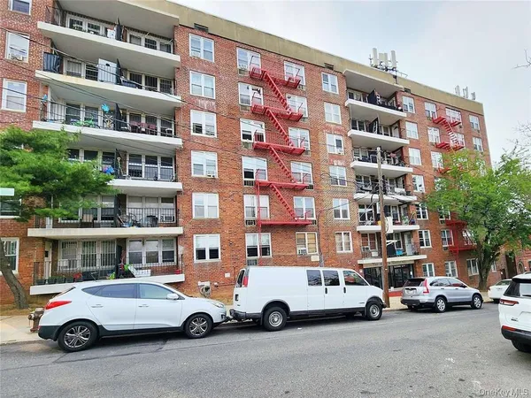 $338,800 | 86-05 60th Road, Unit 3F | Rego Park