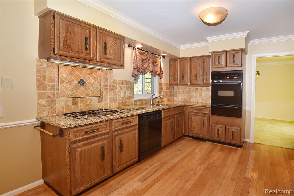 32855 Old Post Road Franklin, MI 48025 - Photo 12 of 36
