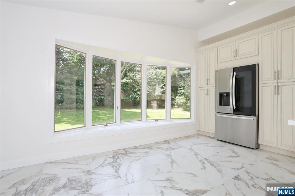 51 Mill Rd Extension Woodcliff Lake, NJ 07677 - Photo 11 of 50