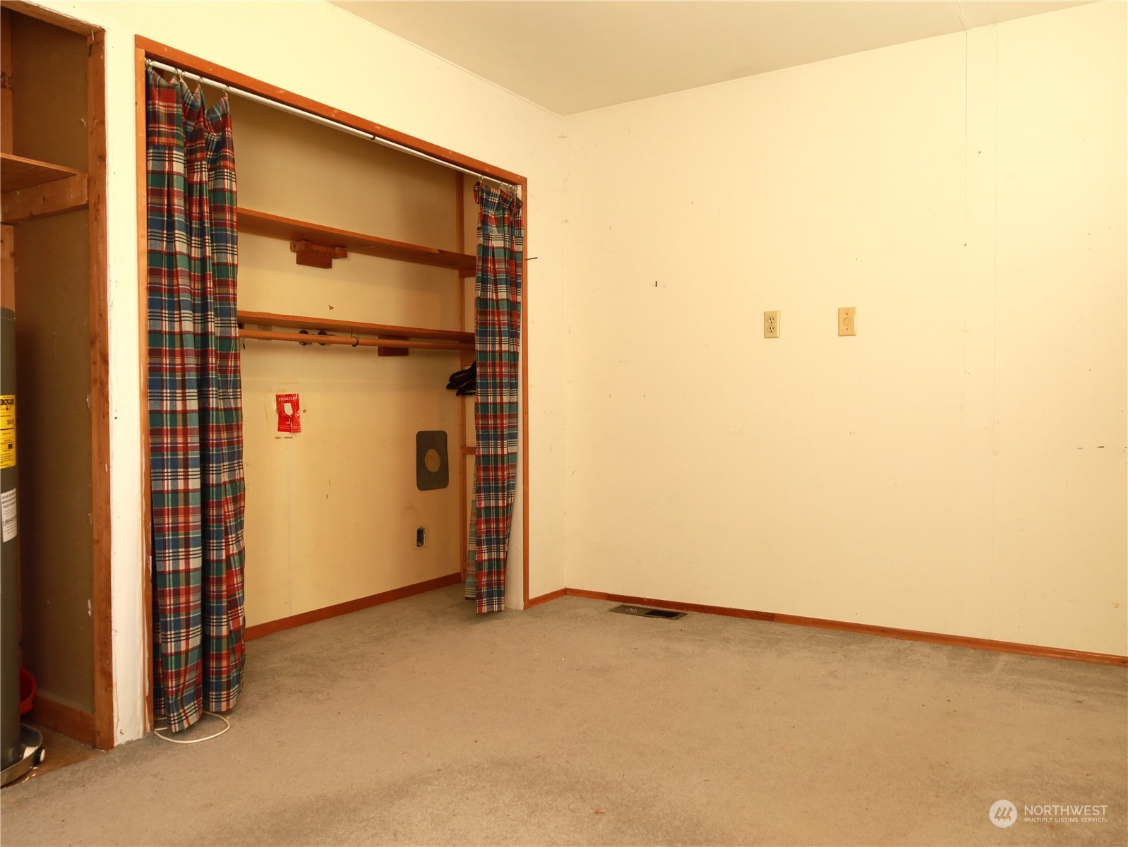 5150 South Creston Street Seattle, WA 98178 - Photo 13 of 27 a view of an empty room