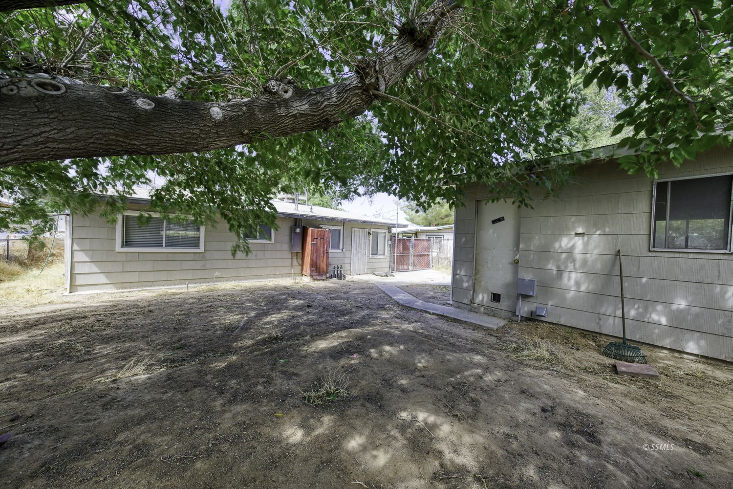 1021 West Langley Avenue Ridgecrest, CA 93555 - Photo 8 of 27