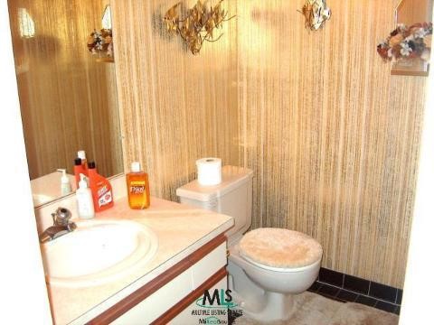 1804 Thomas Rochester, MI 48309 - Photo 8 of 8 544327-7.JPG