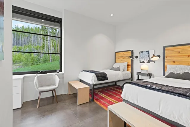 a view of entryway and hall