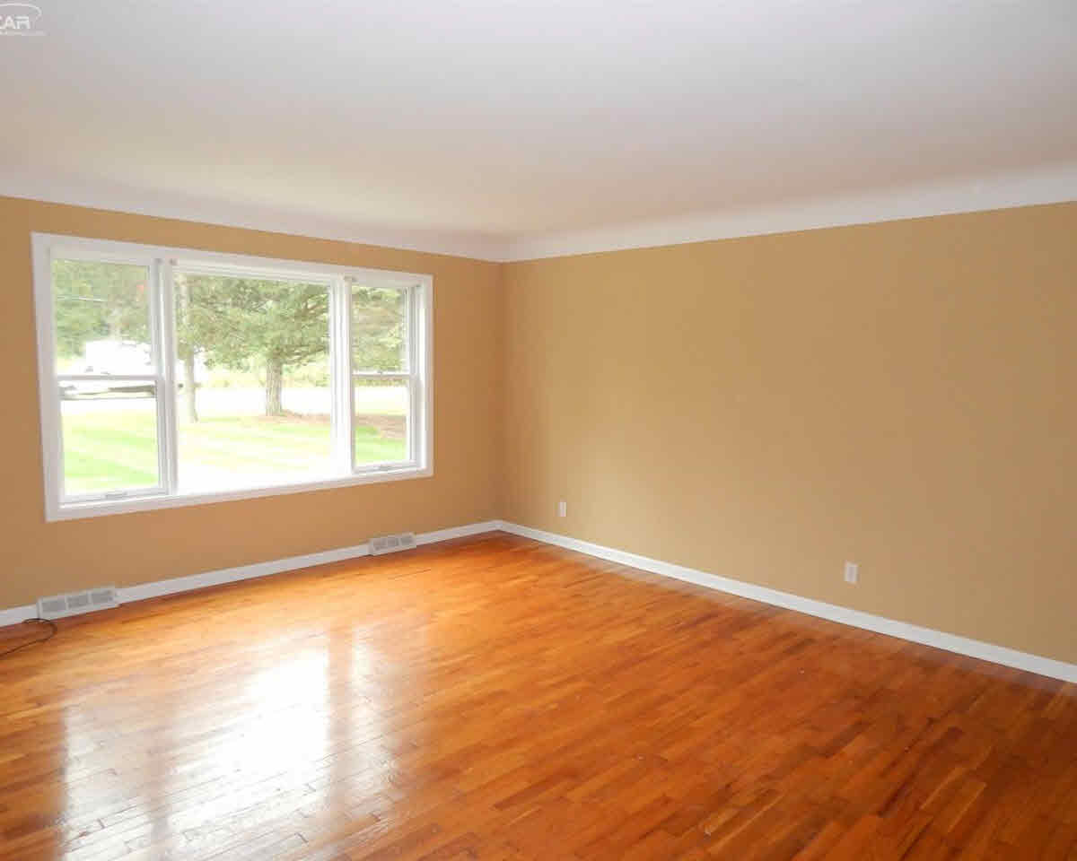 1495 North Seymour Road Flushing, MI 48433 - Photo 4 of 39 21370674-3.JPG