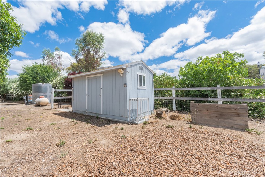6825 Chardonnay Road Paso Robles, CA 93446 - Photo 13 of 18 store shed