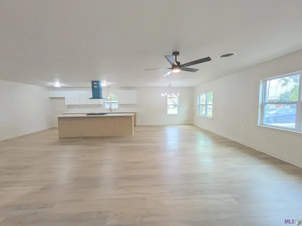 $387,000 | 9950 Havard Street, St. Francisville, LA 70775