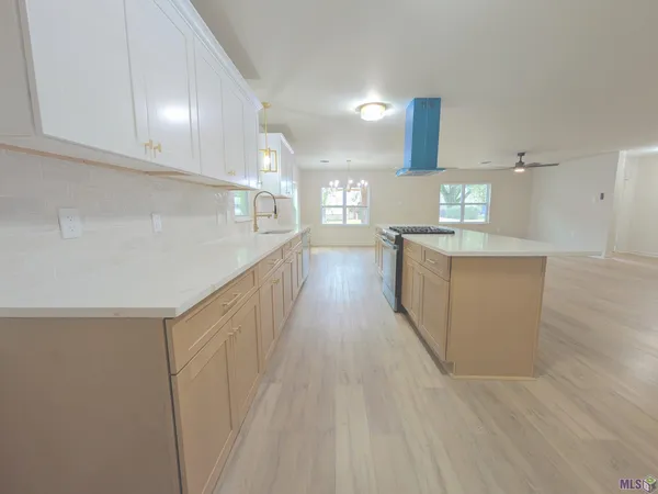 $387,000 | 9950 Havard Street, St. Francisville, LA 70775