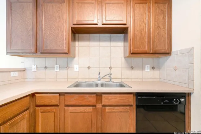 $1,775 | 7159 Summer Way, San Antonio, TX 78240