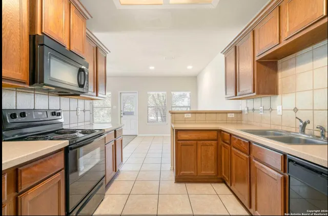 $1,775 | 7159 Summer Way, San Antonio, TX 78240