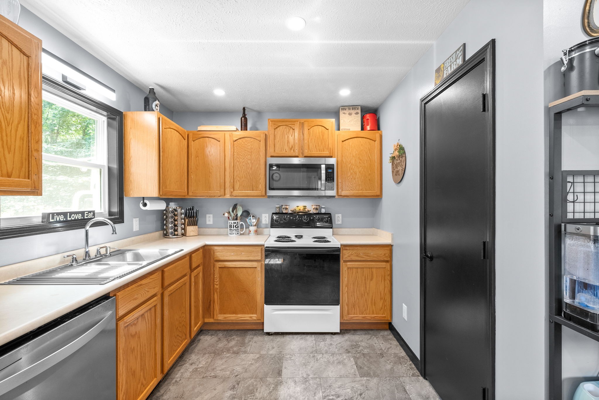 2075 7 Mile Ferry Road Clarksville, TN 37040 - Photo 12 of 25 Gallery Image 12