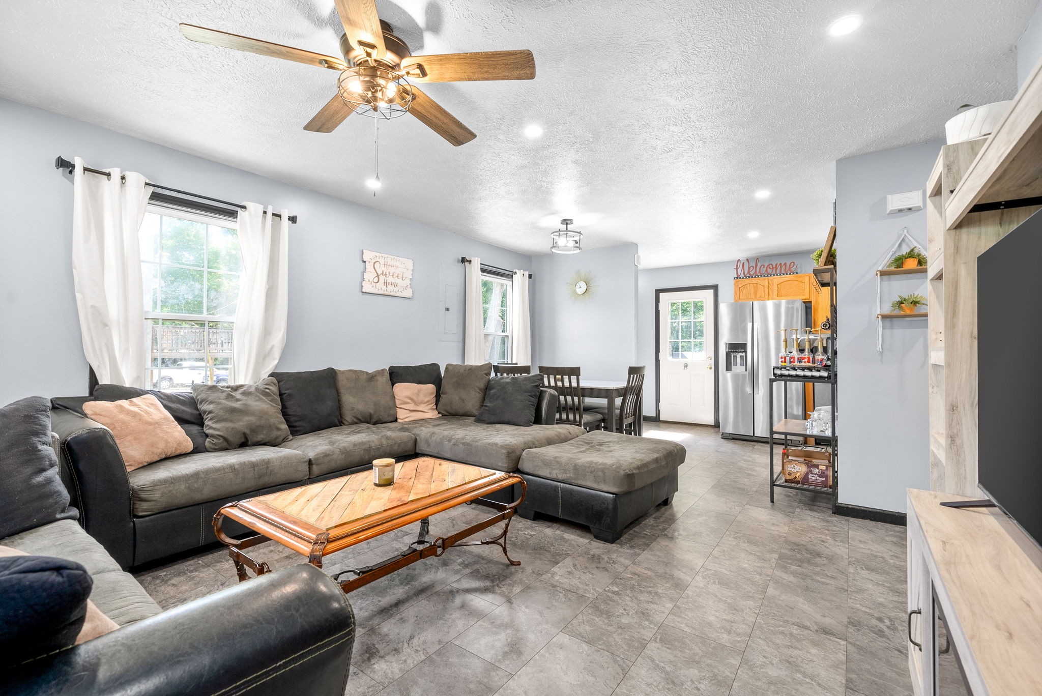 2075 7 Mile Ferry Road Clarksville, TN 37040 - Photo 4 of 25 Gallery Image 4