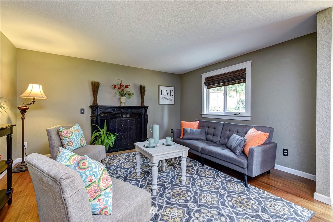 2341 218th Place Southwest Brier, WA 98036 - Photo 6 of 25 Gallery Image 6