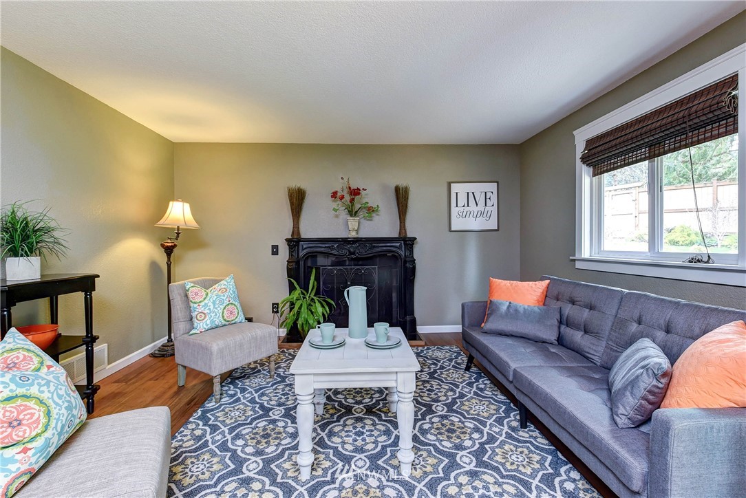 2341 218th Place Southwest Brier, WA 98036 - Photo 7 of 25 Gallery Image 7