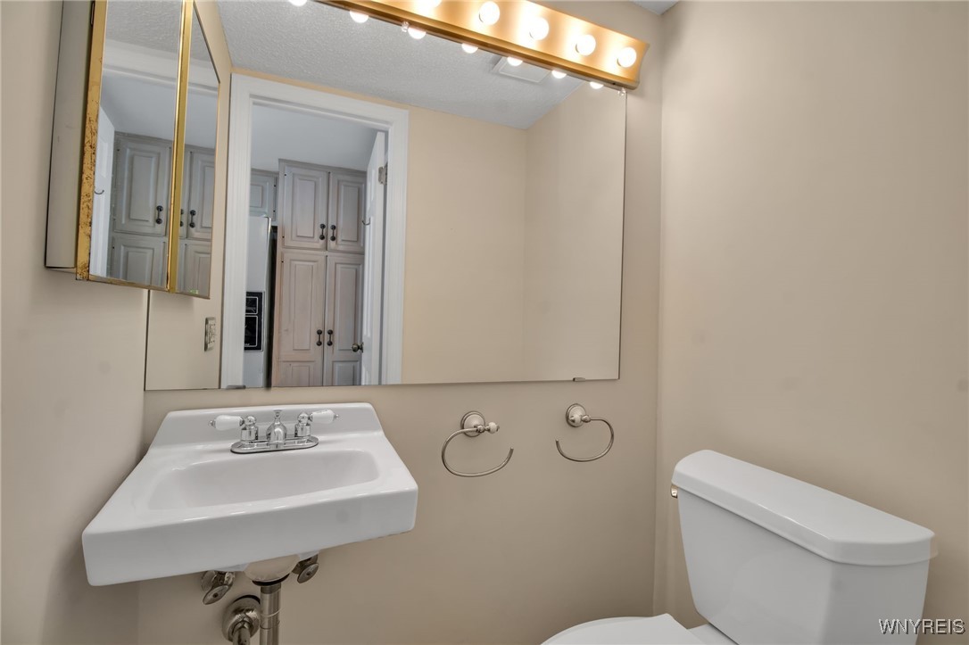 78 Hickory Hill Road Amherst, NY 14221 - Photo 18 of 44