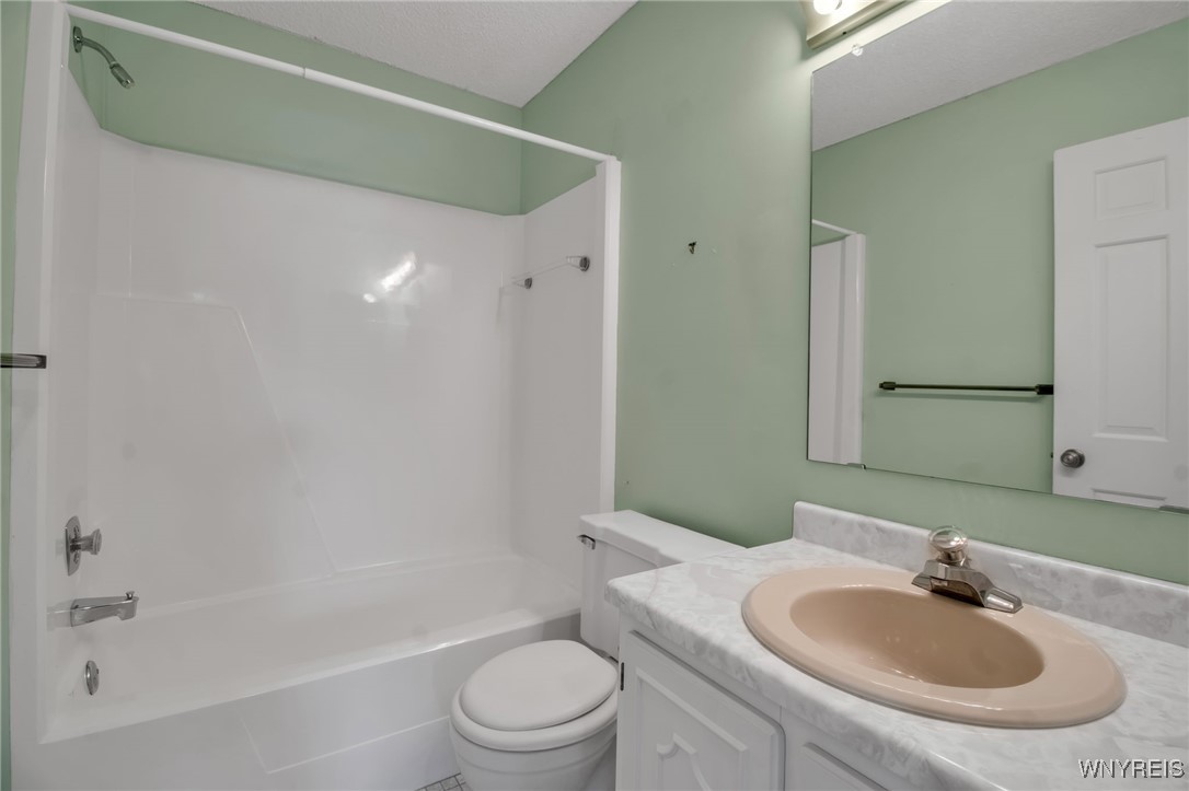 78 Hickory Hill Road Amherst, NY 14221 - Photo 20 of 44