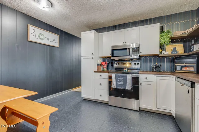 $249,900 | 306 Skyland Drive, Bristol, TN 37620