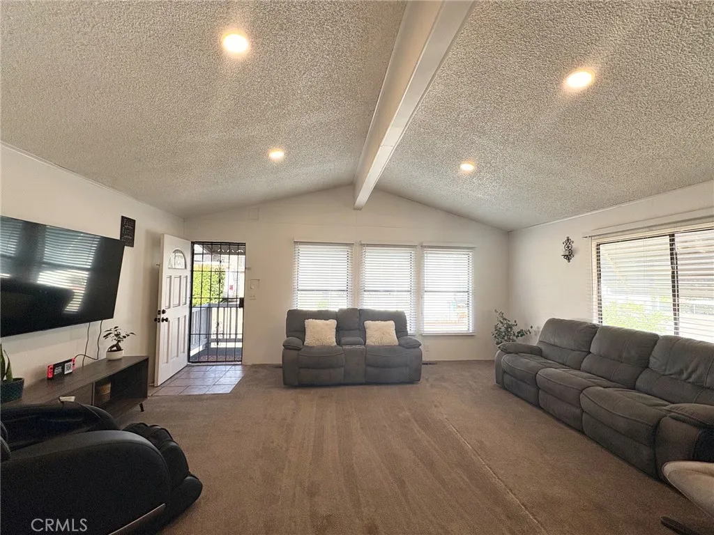 2515 Sweetwater Road Spring Valley, CA 91977 - Photo 2 of 14 Living Room