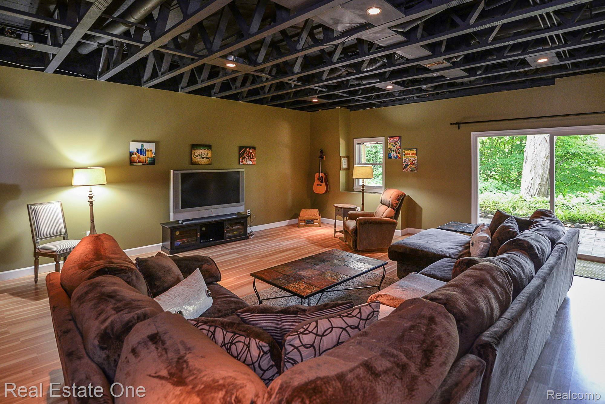 618 Brighton Lake Road Brighton, MI 48116 - Photo 31 of 50 DSC_0488.jpg