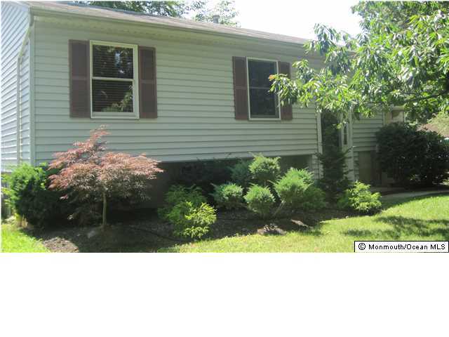 827 Ridge Road Keyport, NJ 07735 - Photo 1 of 3 Primary Photo