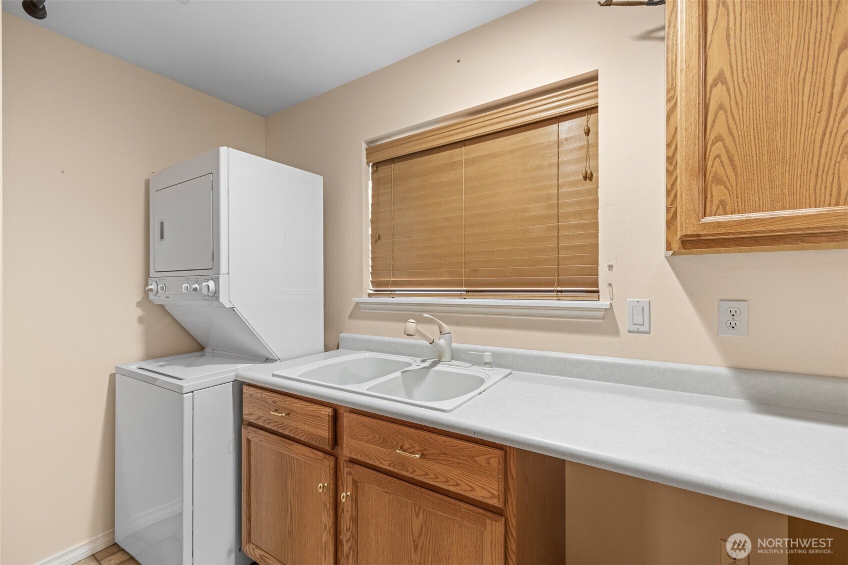 382 Discovery View Drive Sequim, WA 98382 - Photo 32 of 40 a bathroom with a sink and a window